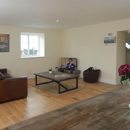 Unicorn Aparthotel Suites Stow-on-the-Wold ภายนอก รูปภาพ